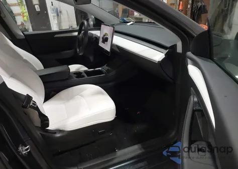 2023 Tesla Model Y Awd/Long Range Dual Motor All-Wheel Drive из США, поврежденный, VIN 7SAYGAEE6PF712391